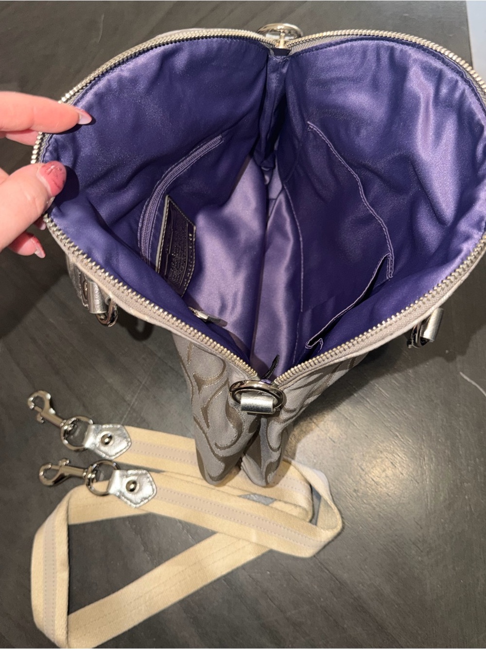 RARE: Coach Poppy Signature Jacquard Dome Satchel in Silver/Beige - Picture 5 of 5